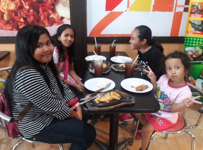 Dimsum SDP Party: Chill at S. Parman with Delicious Dimsum